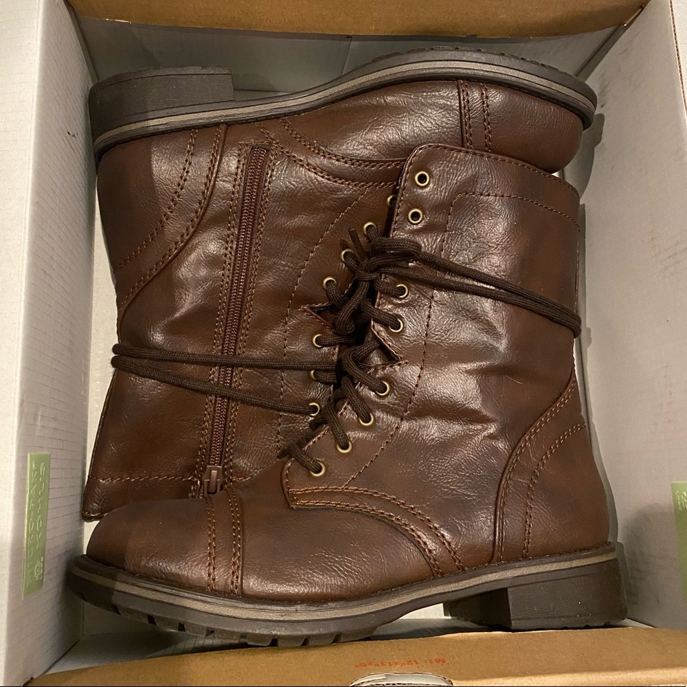 Combat boots size 7